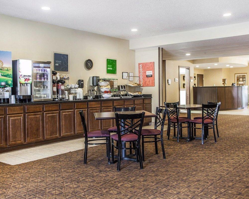 Comfort Suites Cedar Falls Exterior foto